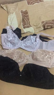 双十一买了四件，确实比实体店便宜点，一直都穿这款有钢圈的薄款内衣，无钢圈的这款第一次尝试买没有D杯，买的C杯的罩杯有点点小，胸围刚好。总体来说还是很不错的。双十一买了四件，确实比实体店便宜点，一直都穿这款有钢圈的薄款内衣，无钢圈的这款第一次尝试买没有D杯，买的C杯的罩杯有点点小，胸围刚好。总体来说还是很不错的。客服服务不是很好，问个问题好久才有人回，回的也不是很有耐心和周到。