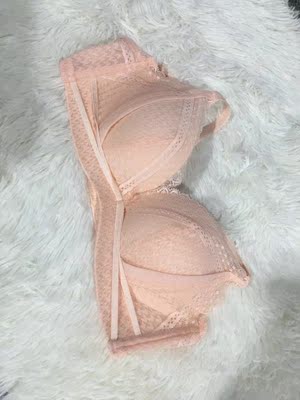 穿上非常好，没有一点味道，拿回来拿洗了一遍了，不掉色，准备再买第二件！特别划算