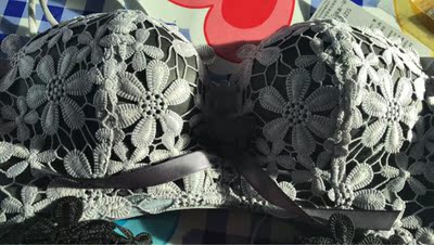 宝贝收到了真心的不错，质量好，很柔软，穿上很舒服。店家服务态度也很好，还送了小礼物呢！喜欢的宝宝们可以下手了！