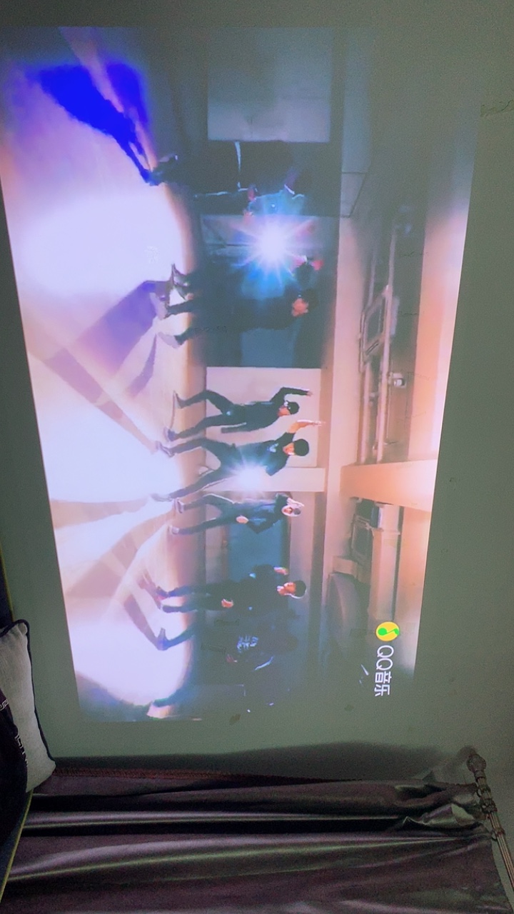 坚果J9投影仪怎么样,评测质量差吗?一个月感受说说