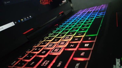 如何评价玩游戏用机械师F117 S6C笔记本电脑怎么样，会不会卡呢？