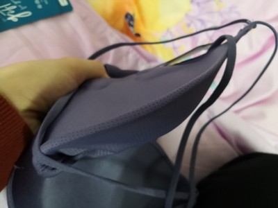 上身效果:贴身,显白 厚薄度:薄 面料品质:面料舒服 这两款真心推荐一件美背,一件超薄,而且两件都聚拢,发货一天就到了。很满意 上身效果:贴身,显白 厚薄度:薄 面料品质:面料舒服 这两款真心推荐一件美背,一件超薄,而且两件都聚拢,发货一天就到了。很满意