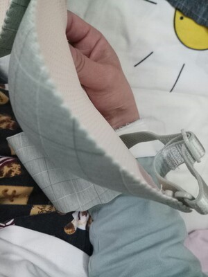 材质舒服 聚拢 但是不知道是码数不准还是怎么回事 拍B杯的跟A杯的一样包不全 腋下有的扎出来 感觉设计的问题 材质舒服 聚拢 但是不知道是码数不准还是怎么回事 拍B杯的跟A杯的一样包不全 腋下有的扎出来 感觉设计的问题