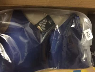 一般穿这个牌子的内衣比较多&hellip;&hellip;毕竟也算是牌子了&hellip;&hellip;黑色的感觉舒服一些&hellip;&hellip;紫色的相对没有那么舒适。 不过都还是聚拢。穿上效果也还算不错的...