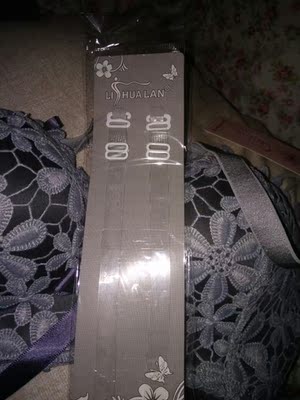 款式好看，穿着很舒服，还送了透明肩带哦，真的觉得买的值了。