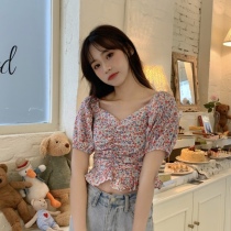 2020 Korean version of retro floral V-neck shirt bubble sleeve design sense niche short sleeve short sleeve shirt bottom women