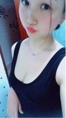 丰胸霜不错，很好吸收，已经用了一个疗程，觉得胸部变丰满一些，脂肪有弹性多了，沉甸甸的，效果很明显，