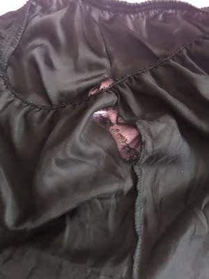 穿了两次就变成这样了,质量问题有点差 穿了两次就变成这样了,质量问题有点差