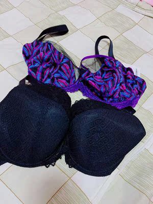 买了好几件内衣，价格还可以，样式也好看，关键是很合身，做内衣很专业，不喜欢那种厚海绵的，胸型都能照顾到，客服很用心了，很满意啊，希望做的更完美！