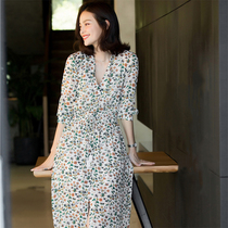 Conspicuity of the elegant and elegant of the exalts ~ achievements high cold goddess Van built the street sweet and windy