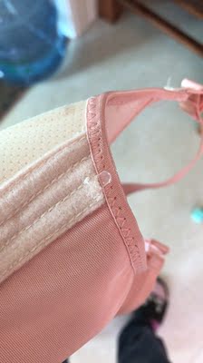 质量好差，买了才穿一次就成这样了，戳疼了才知道这样，要买的姐妹慎选