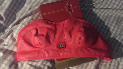 按摩胸部器很好。很舒服了  价格实惠。二档可选  自动定时15分钟。领了优惠卷76元到手。一天两次  客服说按了胸部会增大。希望真有效果哦   月经来了不要用了。爱美的心女人们都有。 反正价格实惠买来按摩一下吧。后期大了在追评一下哈。线挺长的。方便用起来不会短  我直接用充电宝插上用