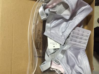 已经是第二次购买了，质量很好，做工精细，而且价格也很实惠，很满意。