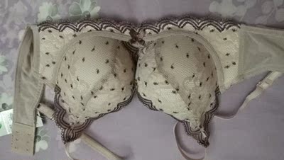 安莉芳就是大品牌，质量好，穿着舒服！