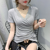 Design sense large size V collar slim short sleeve t-shirt women Summer new foreign style top half sleeve small shirt ins tide