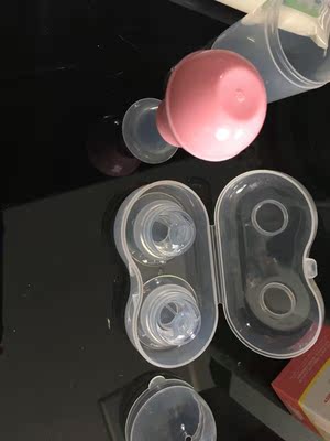 连续用了些天了已经有一些效果了，我是一天吸个6次，白天3次晚上3次，每次吸个10分钟，明显看得到乳头被吸出来了，感觉跟拔罐一样靠负压来把乳头吸出来的。虽然现在还是会慢慢的缩回去，但是我真的挺满意了，继续坚持吧，彻底矫正了应该就不会缩回去了。还是跟感谢这个产品，感谢店家，让我慢慢的找回了自信。