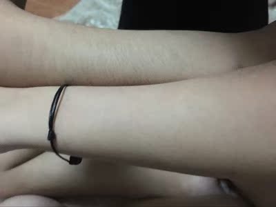 效果不错，无痛脱毛也脱得干净，不刺激皮肤，比较满意，观察了一下也没什么副作用，皮肤没有产生别的反应，用完之后皮肤变得光滑细腻