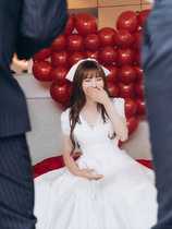 Satin light wedding dress 2021 new bride retro minimalist temperament V-collar welcome guests out gauze French dress women