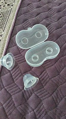 很不错的一款矫正器，有精致的小盒子，收纳方便，在手上试了一下，吸力很大，质量不错，软软的，期待效果