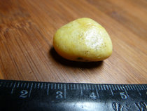 12384 small agate on the surface of Hami Xinjiang