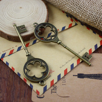 Creative antique copper key pendant Golden key Vintage antique model key