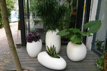 New FRP White steamed bread type flower pot scenic spot floor flower pot shopping mall living room flower pot hotel meeting