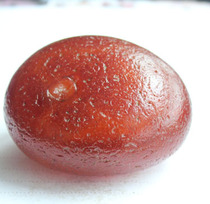 Water jade ice spirit natural red agate stone play seed agate handlebar ornaments carving material Madagascar