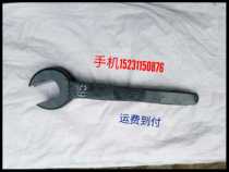 Drilling rig drill pipe lock take over small fork wrench 57 small wrench 65 small wrench