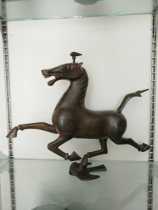 Pure copper horse ornaments Home antique bronze horse stepping Feiyan sent leadership office crafts lucky copper running horse