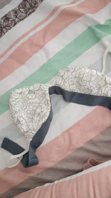 质量超级棒  摸着很舒服 哈哈哈 好漂亮的内衣 没有束缚感  小胸女生的福利啊这简直就是 🌝🌝🌝 快递也很不错 哈哈哈哈哈哈哈哈哈 以后都在这家买了   祝卖家生意兴隆