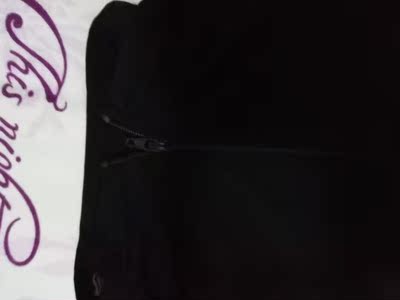 超级舒服,面料是冰丝的,适合夏天使用,双头拉链,可以开裆,如厕方便,适合170左右标准身材的美女,唯一一个小缺点就是脖子处较小,有点嘞,高度也不够,领子再长点就好了!不说了,看今晚老公交不交公粮了! 超级舒服,面料是冰丝的,适合夏天使用,双头拉链,可以开裆,如厕方便,适合170左右标准身材的美女,唯一一个小缺点就是脖子处较小,有点嘞,高度也不够,领子再长点就好了!不说了,看今晚老公交不交公粮了!