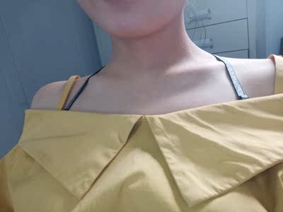 超级棒的衣衣，适合露肩装，真的很耐斯