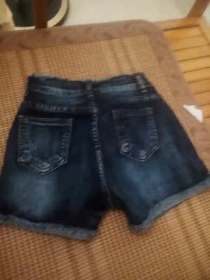 试穿了一下很合身，质量不错值得购买。