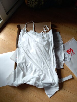 布料非常凉爽性感，做工也好！