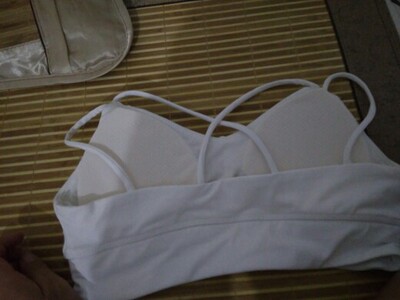 摸着特别舒服,穿着很舒适,超喜欢她家的运动内衣,一口气买了好几件,以后还会继续光顾的,比心 摸着特别舒服,穿着很舒适,超喜欢她家的运动内衣,一口气买了好几件,以后还会继续光顾的,比心