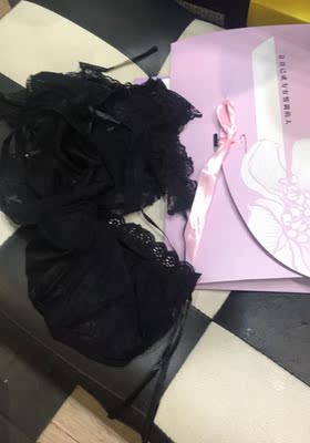 超喜欢，很满意。发货速度超快，客服服务也很好，更重要质量很好包装很精致。