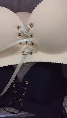 布料蛮舒服的，而且快递也很给力，穿上去也没有束缚感，在外面实体店的这个价钱还买不到呢