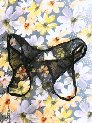 衣服质量很好，穿上很性感哟&hellip;&hellip;香香哒！保密发货，不用担心！送的小裤裤更棒！