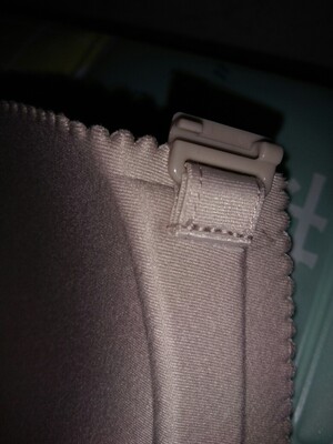 挺好的,布料舒服,尺码也还合适,就是底片有点容易移位,还是一片式的好啊!推荐。扣子需要注意一下,不能太用力,容易坏。 挺好的,布料舒服,尺码也还合适,就是底片有点容易移位,还是一片式的好啊!推荐。扣子需要注意一下,不能太用力,容易坏。