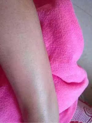 今天有空在手上试了一下感觉很好用，产品属于比较温和型不刺激，不会伤害皮度，纯天然的感觉。脱的很干净，用后第二天感觉皮肤也没有过敏现象。