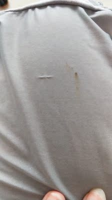 服务态度很不好,连内裤的质量都不怎么样,买了两条,一条就是这个样子的,都是别人穿过的,心疼我的钱,鄙视你们的信誉 服务态度很不好,连内裤的质量都不怎么样,买了两条,一条就是这个样子的,都是别人穿过的,心疼我的钱,鄙视你们的信誉