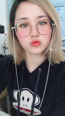 很舒服 很吸汗 我穿没有凸点 不聚拢 对大胸很友好,视觉看上去小穿运动装很好看 c杯以上的可以买来搭卫衣运动服 瑜伽等 很舒服 很吸汗 我穿没有凸点 不聚拢 对大胸很友好,视觉看上去小穿运动装很好看 c杯以上的可以买来搭卫衣运动服 瑜伽等