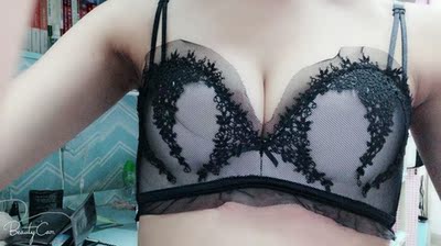 挑了两次内衣  要不就是太厚  要不就是码子不合适  这次买的内衣  物流是超级快的   两天就到了  穿着真的是超级舒服  我这种胸小的人真的是很满意  本来想买红色的