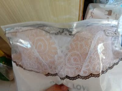 内衣大小合适，质量挺好，希望入水后不掉色。很喜欢，好评