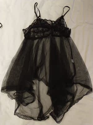 非常漂亮，穿着也舒服，送的吊带裙也很合身，相当诱惑呀😊