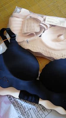 收到货挺不错，少发了一个内裤店家立马解决，诚信挺好