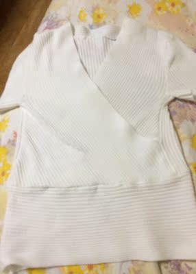 衣服布料很舒服，穿着显瘦，打算再买个红色