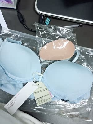 很喜欢这件内衣，很舒适，前扣方便，每个颜色都买了一个，喜欢😘