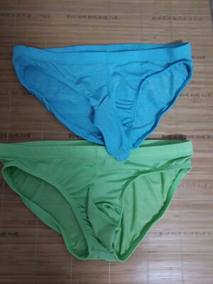 这裤子质量太差了，穿着非常热，不好，