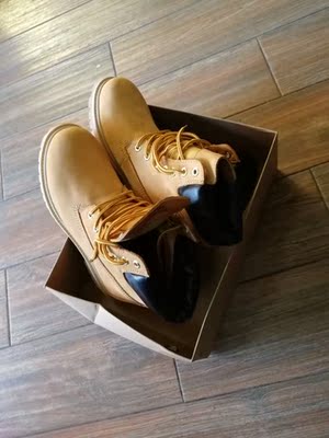 鞋子质量没问题。跟图片没有色差，今年冬天就跟他杠了！